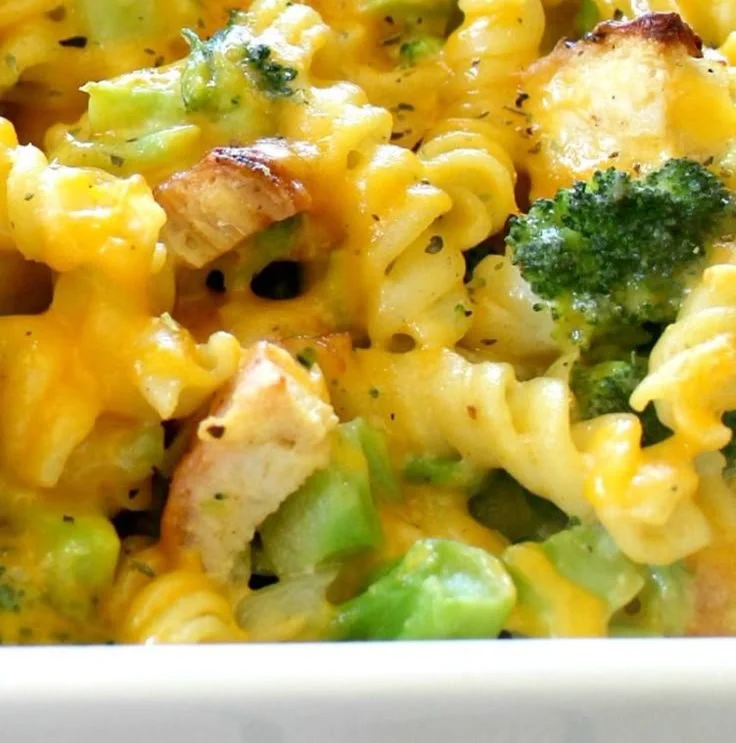 Cheesy Broccoli Chicken Noodle Casserole
