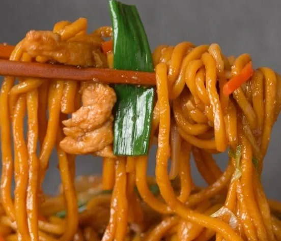 Chicken Lo Mein