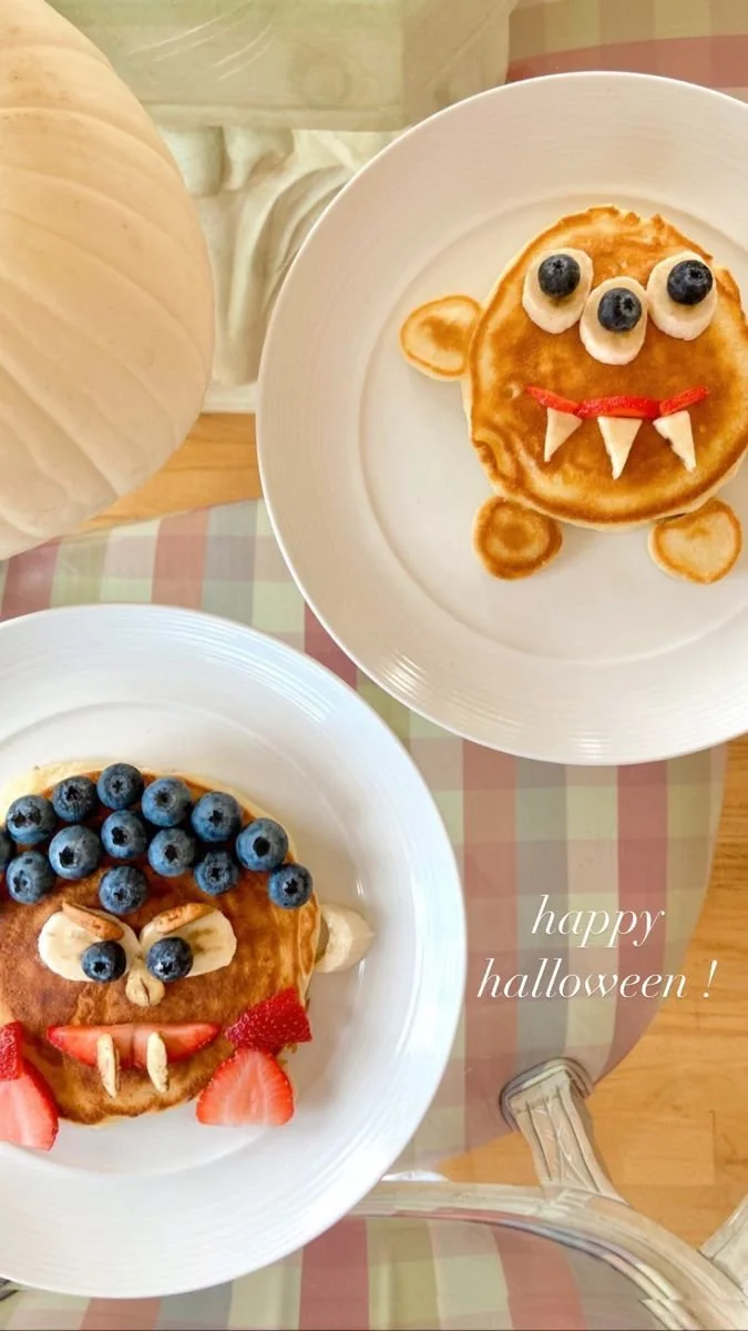 Spooky Halloween pancakes decorated with ghosts and pumpkins