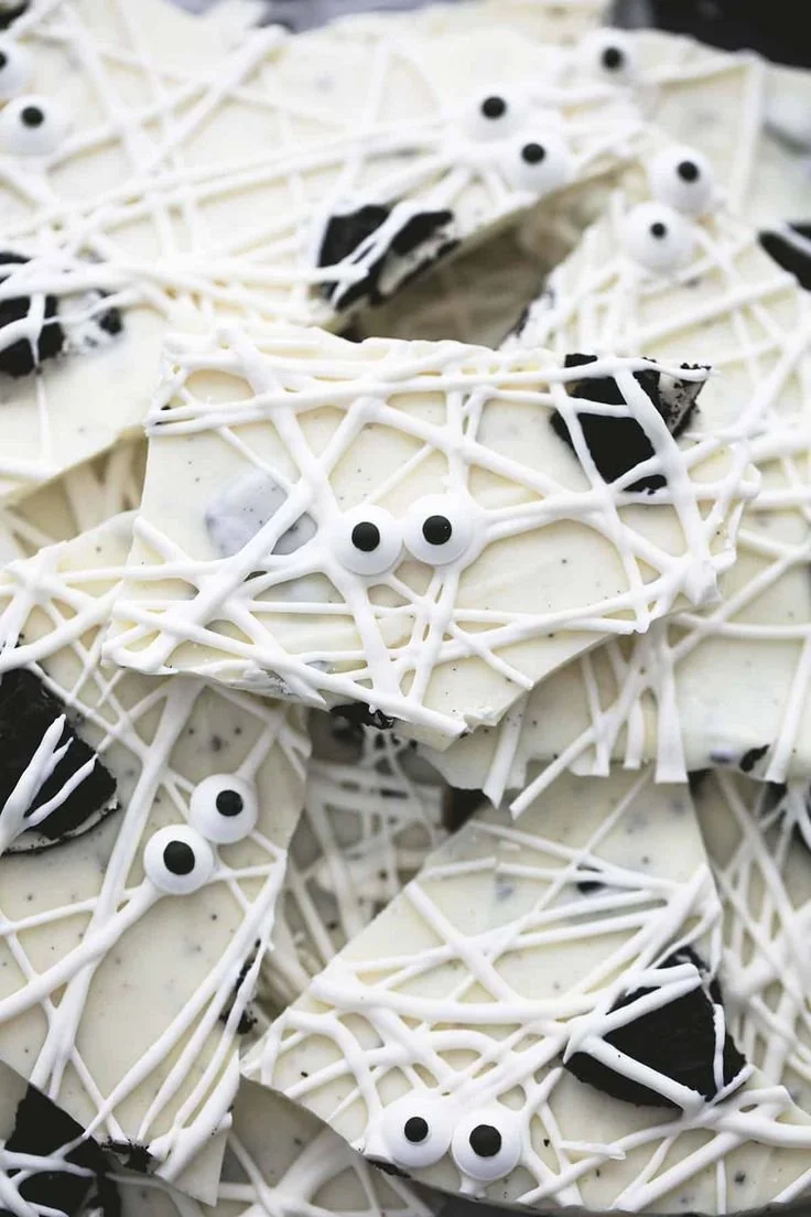 Three ingredient cookies n' cream mummy bark for Halloween treats