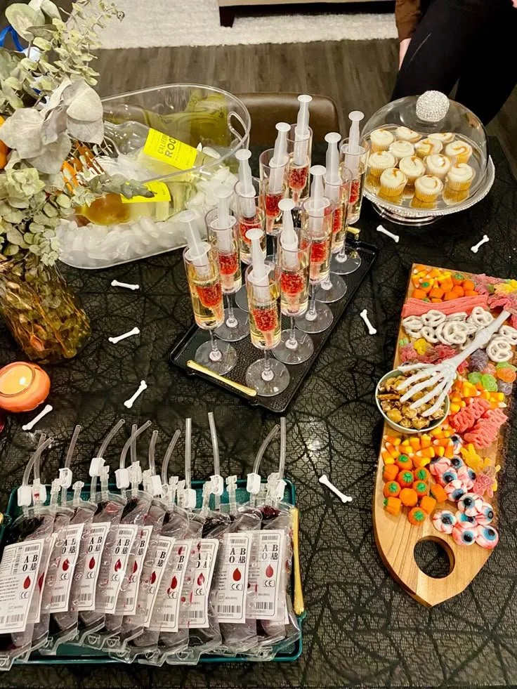 Spooky Halloween party decor and cocktail ideas for autumn celebrations.