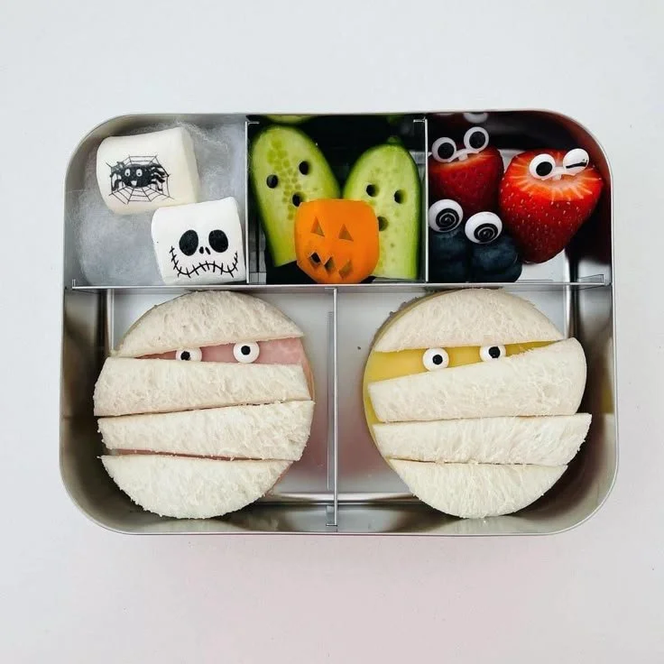 Colorful Halloween bentos for kids' lunchbox with spooky themes and fun designs.