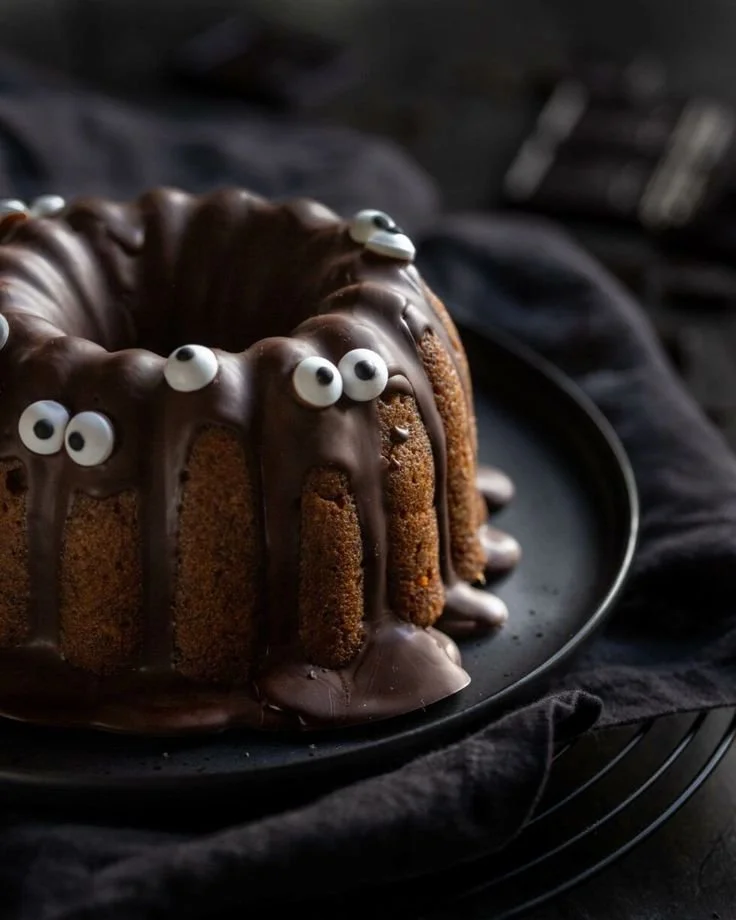 Easy Halloween kuchen featuring monster designs and gugelhupf recipes.